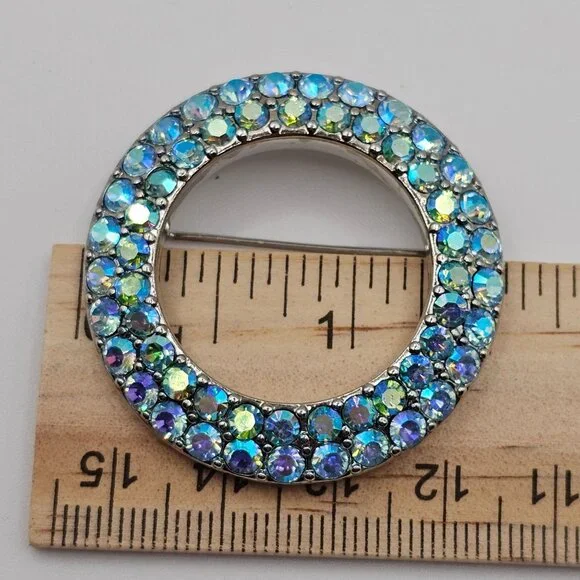 Vintage Unsigned Silver Toned Aqua Blue Rhinestone Circular Wreath Pin Brooch - Picture 16 of 16